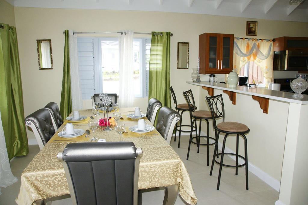 Villa @ The Palms Priory ภายนอก รูปภาพ